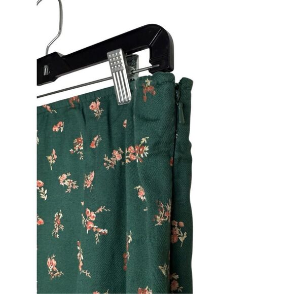 American Eagle Women’s XL Floral Slit Mini Skirt Green Lined Stretch - Picture 2 of 5